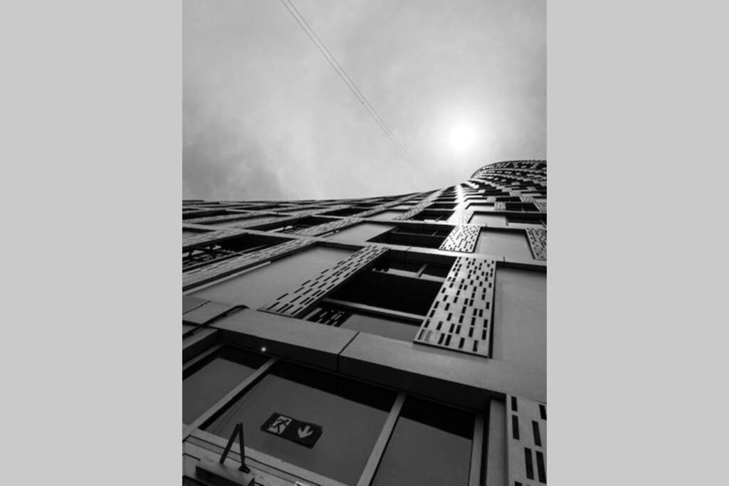 Cayan Tower Luxury Apartment With Sea View Dubai Bagian luar foto